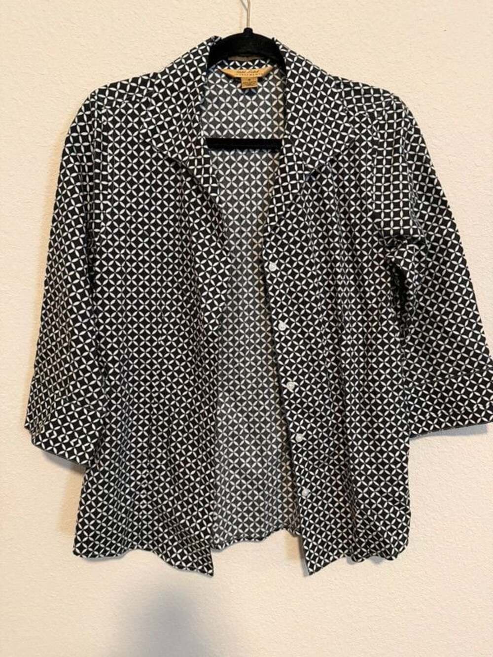 geometric patterned blouse Investments gold label 100% cotton size 8